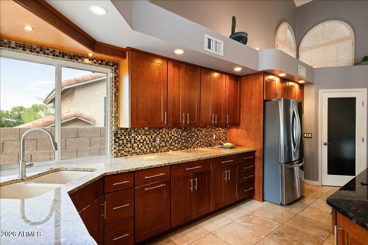 1221 E CLAIRE Drive, Phoenix, AZ 85022 — photo 15 of 52