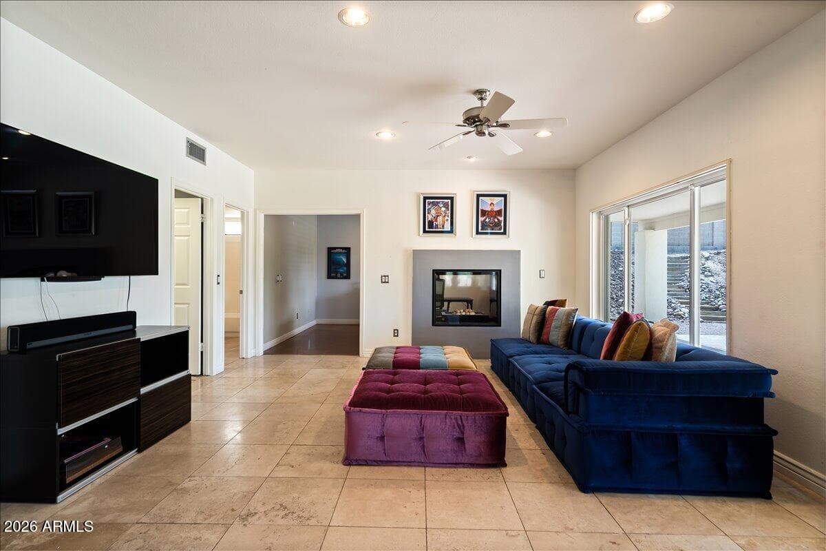 1221 E CLAIRE Drive, Phoenix, AZ 85022 — photo 6 of 52