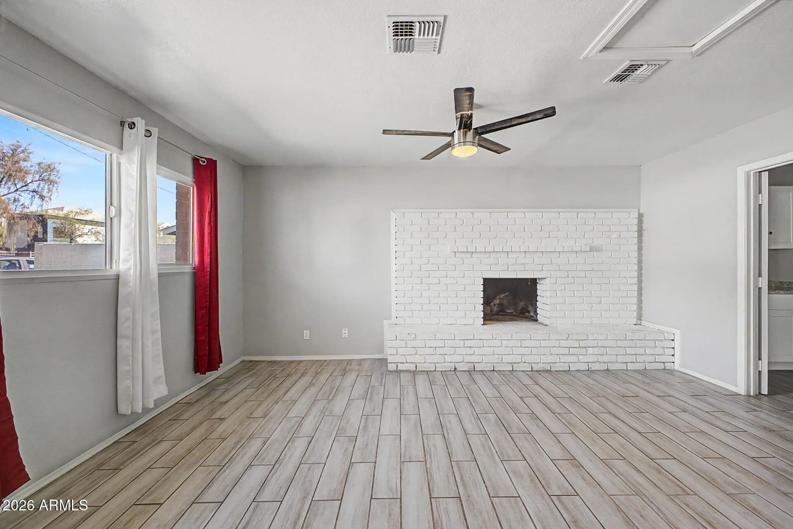 13212 N 31ST Avenue, Phoenix, AZ 85029 — photo 5 of 14