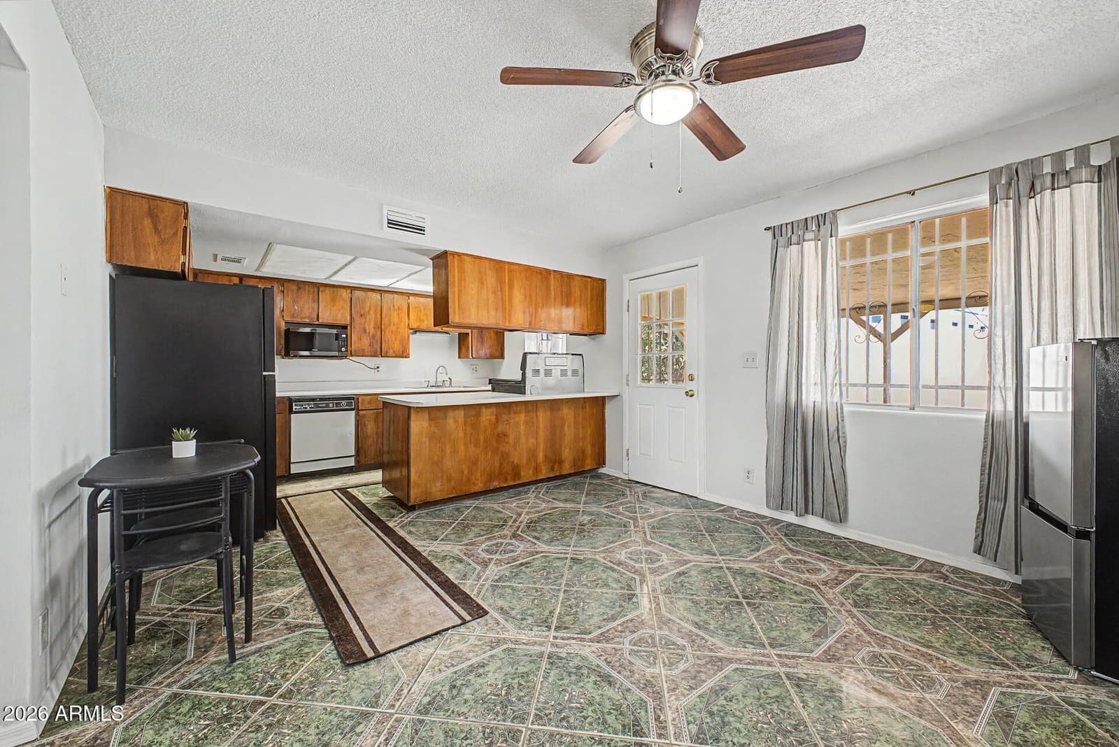 737 S ELM, Mesa, AZ 85202 — photo 10 of 38