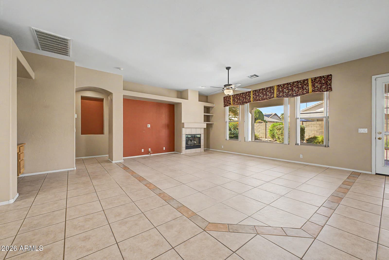 7990 W YUKON Drive, Peoria, AZ 85382 — photo 5 of 33