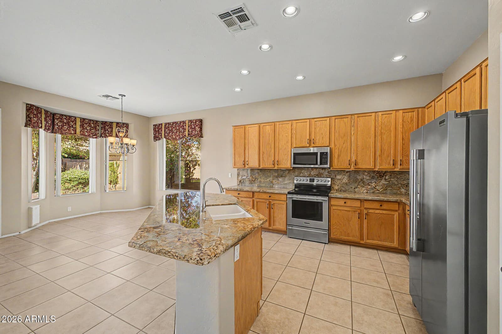 7990 W YUKON Drive, Peoria, AZ 85382 — photo 11 of 33