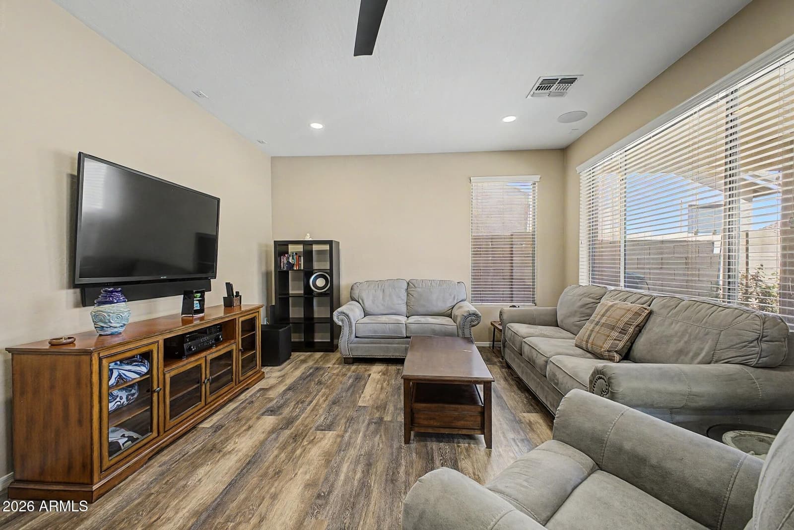 91 W ROADRUNNER Drive, Chandler, AZ 85286 — photo 8 of 51