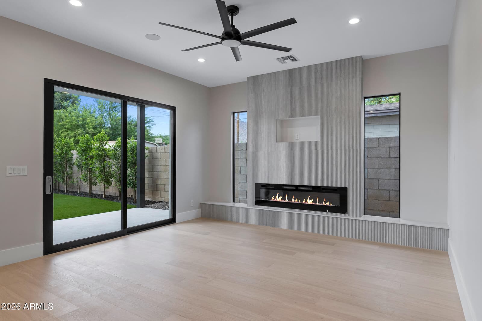 4422 E ROMA Avenue, Phoenix, AZ 85018 — photo 8 of 72