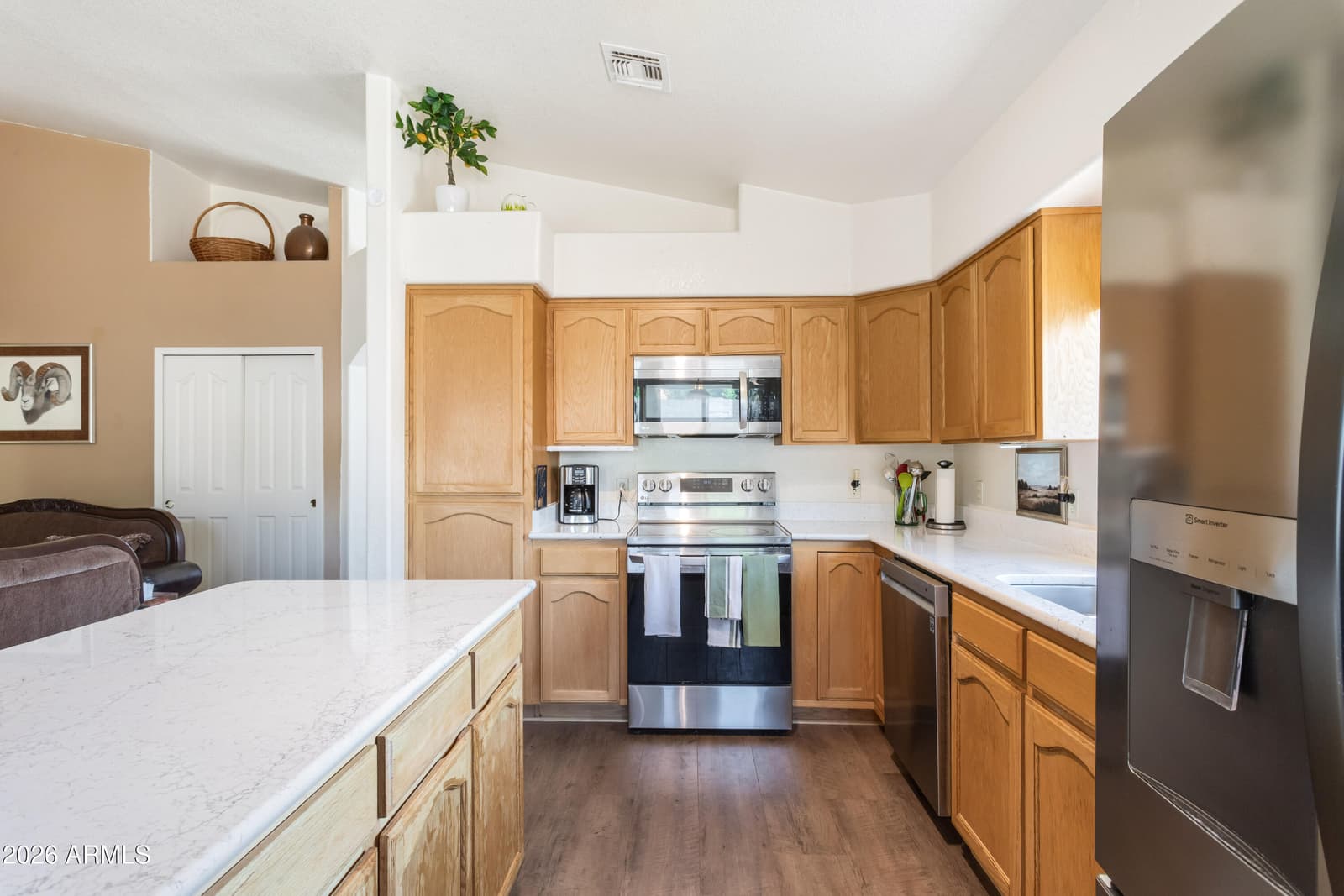 3792 VIA LAS PAMPAS, Sierra Vista, AZ 85650 — photo 12 of 46