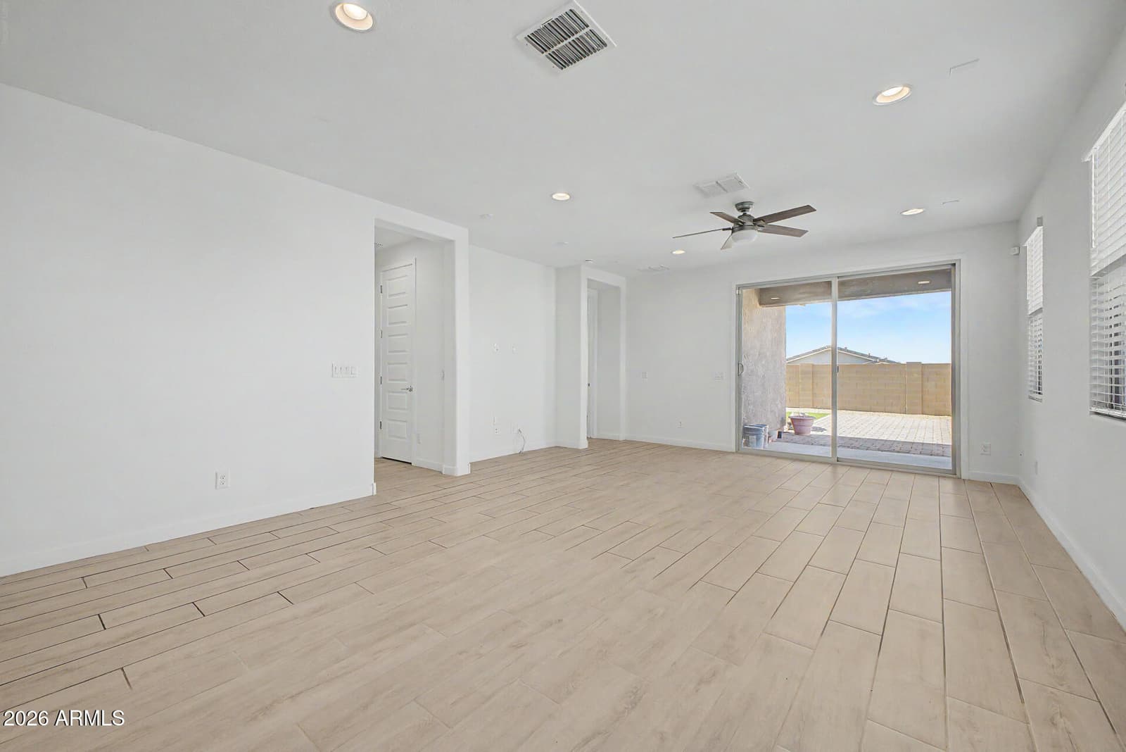 1632 W PIEDMONT Road, Phoenix, AZ 85041 — photo 5 of 36