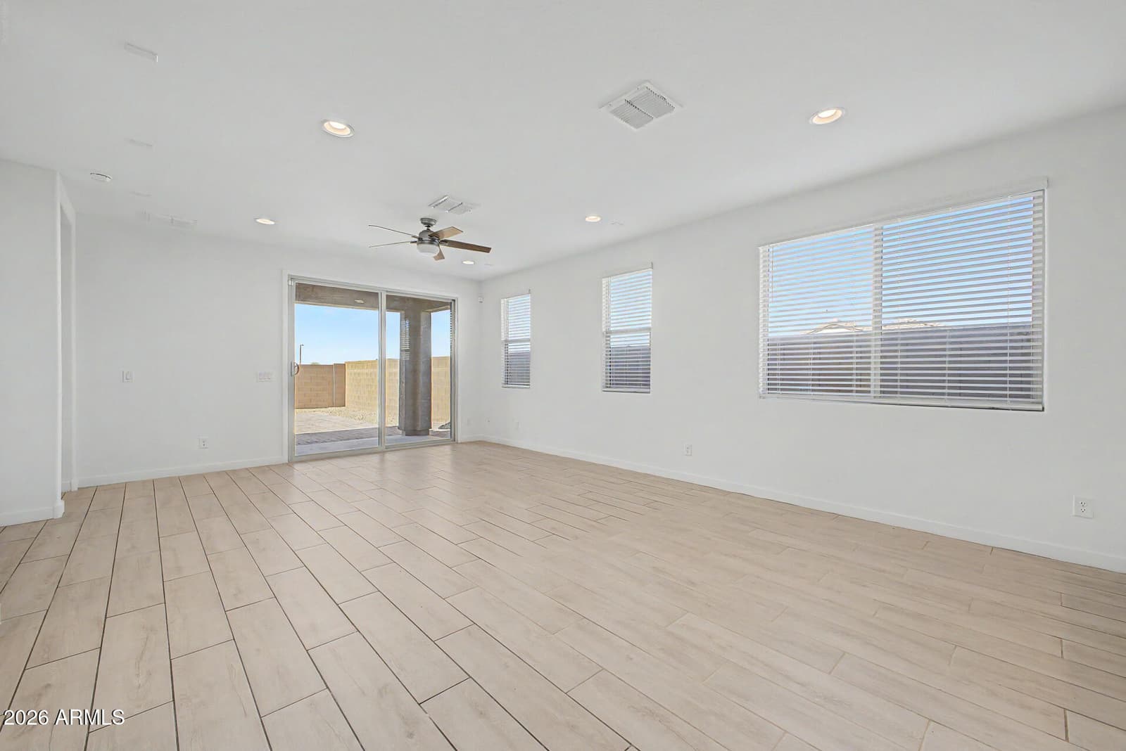 1632 W PIEDMONT Road, Phoenix, AZ 85041 — photo 6 of 36