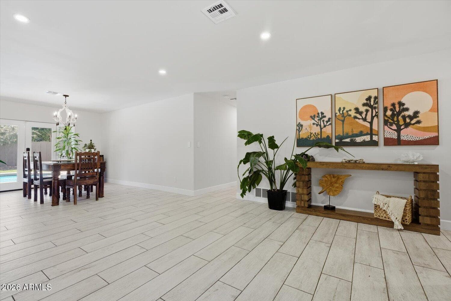 735 E NORTHERN Avenue, Phoenix, AZ 85020 — photo 12 of 41