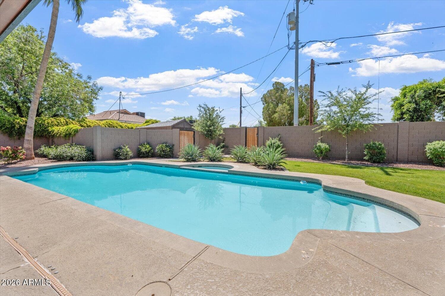 735 E NORTHERN Avenue, Phoenix, AZ 85020 — photo 25 of 41