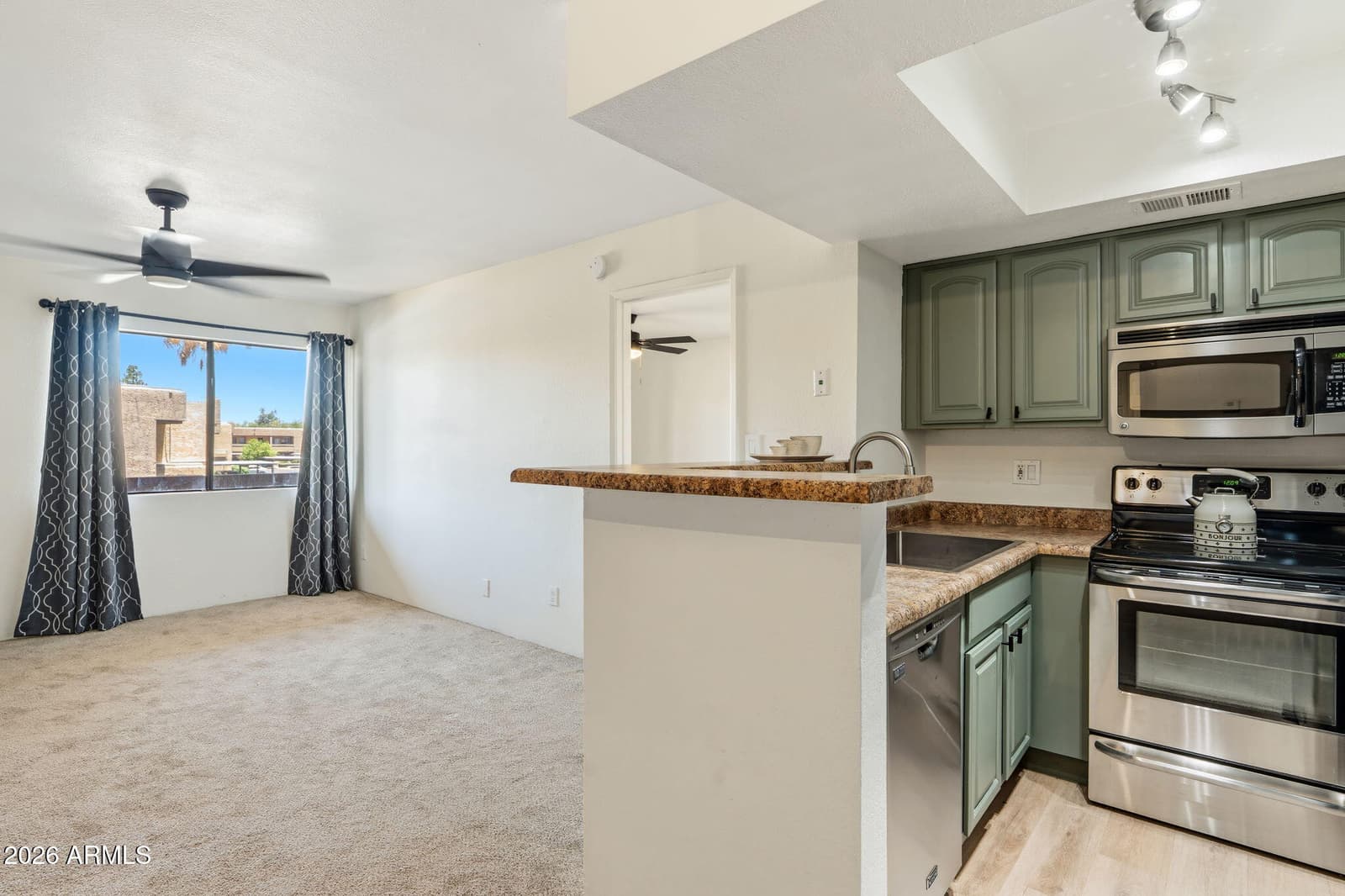 3601 W TIERRA BUENA Lane 241, Phoenix, AZ 85053 — photo 9 of 24