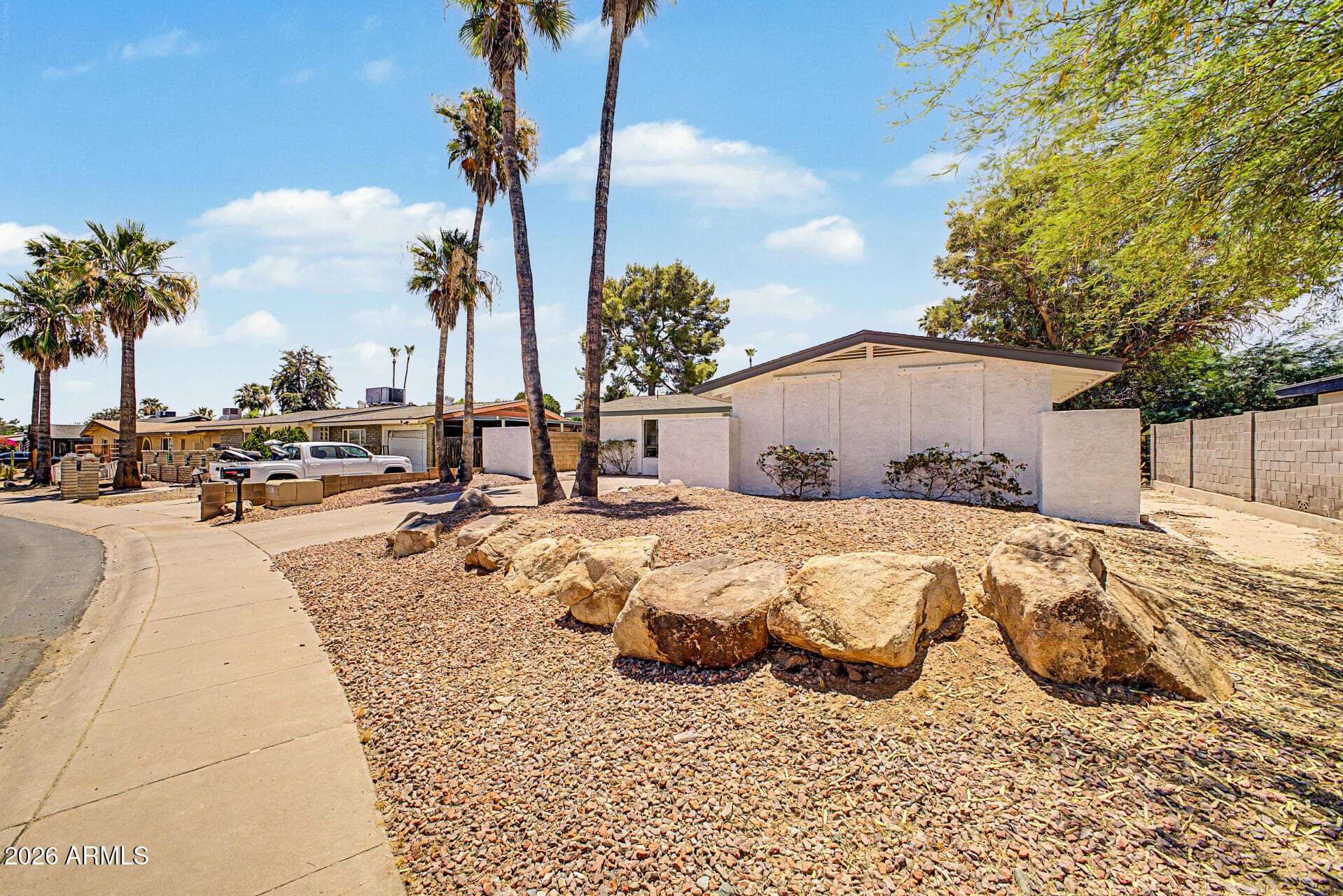4101 E ALAN Lane, Phoenix, AZ 85028 — photo 3 of 43