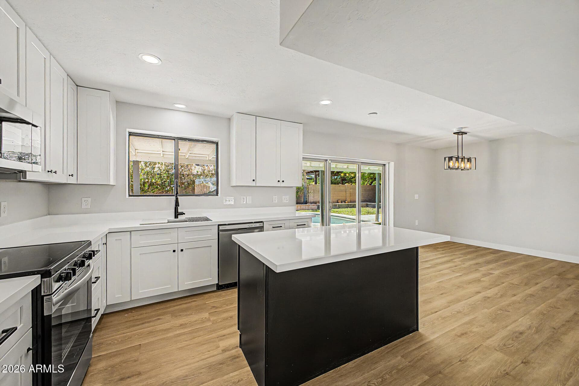 4101 E ALAN Lane, Phoenix, AZ 85028 — photo 13 of 43