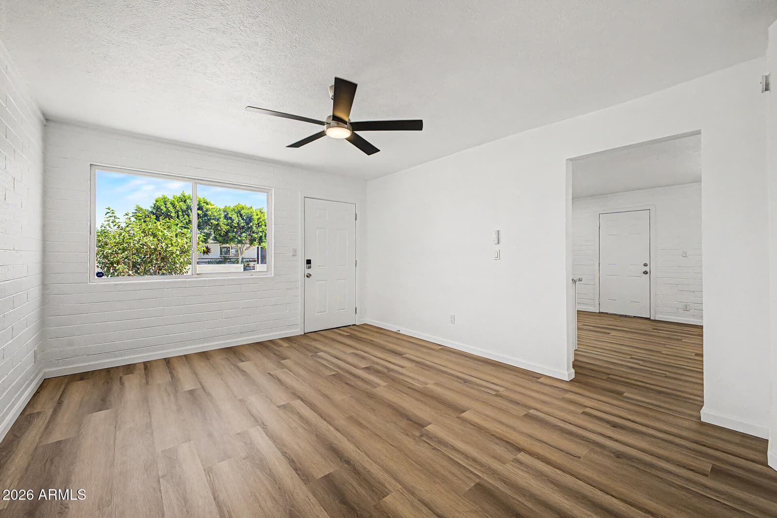 2113 W LUPINE Avenue, Phoenix, AZ 85029 — photo 10 of 24