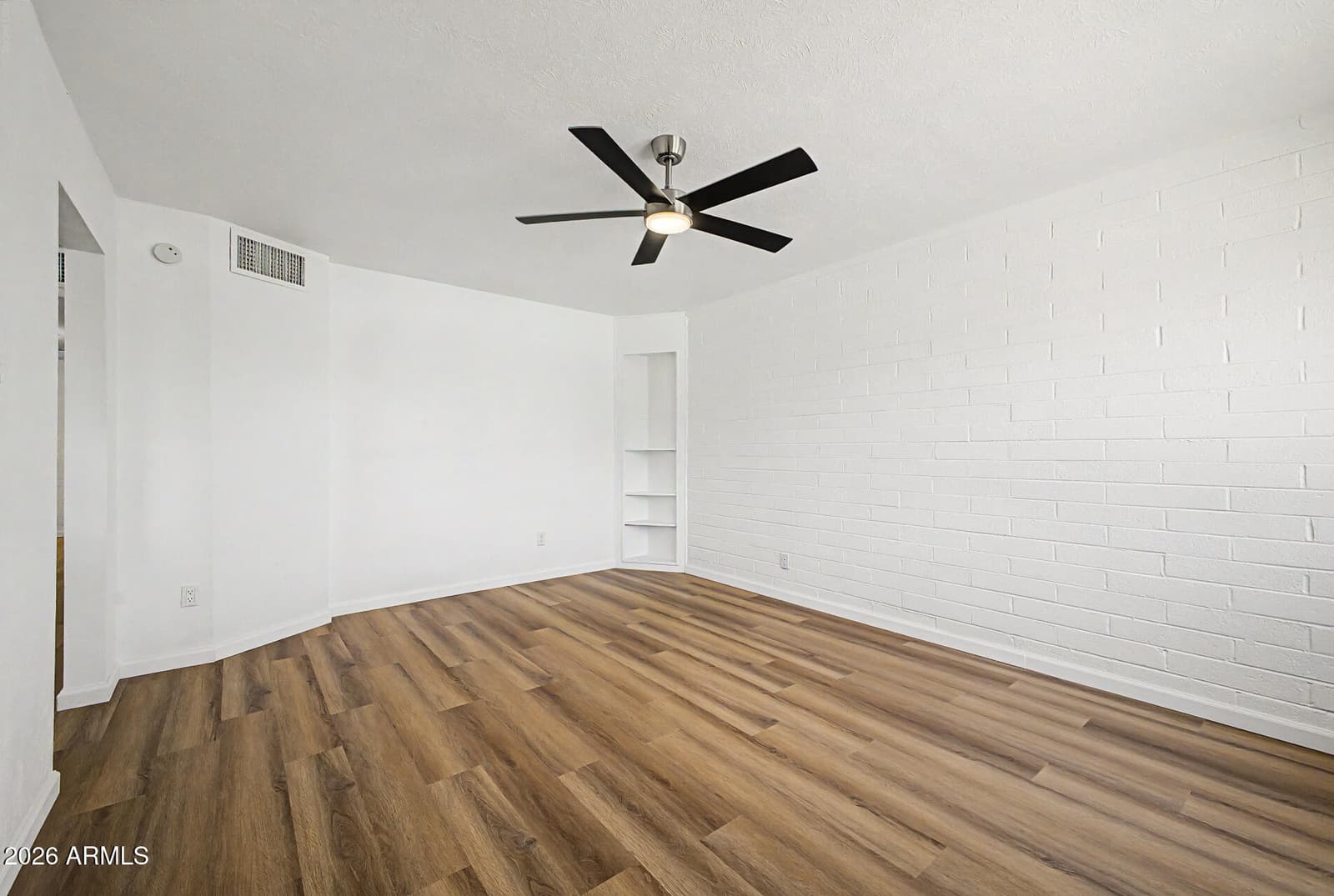 2113 W LUPINE Avenue, Phoenix, AZ 85029 — photo 4 of 24
