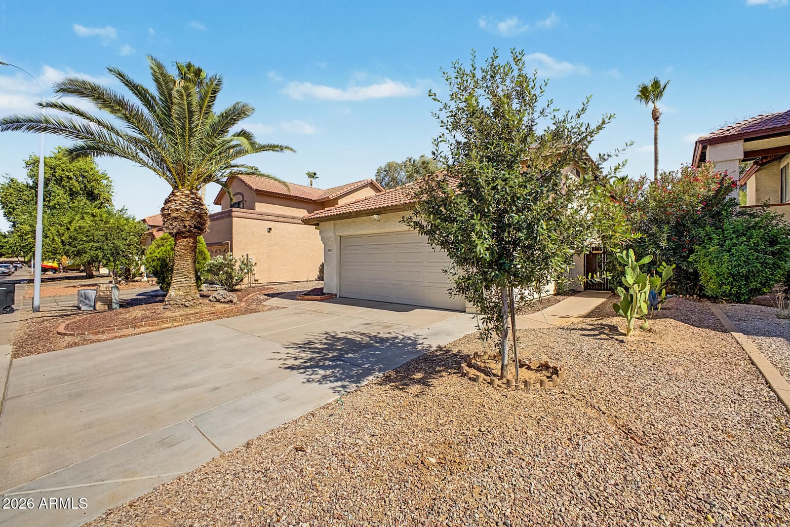 929 E MANOR Drive, Chandler, AZ 85225 — photo 5 of 51