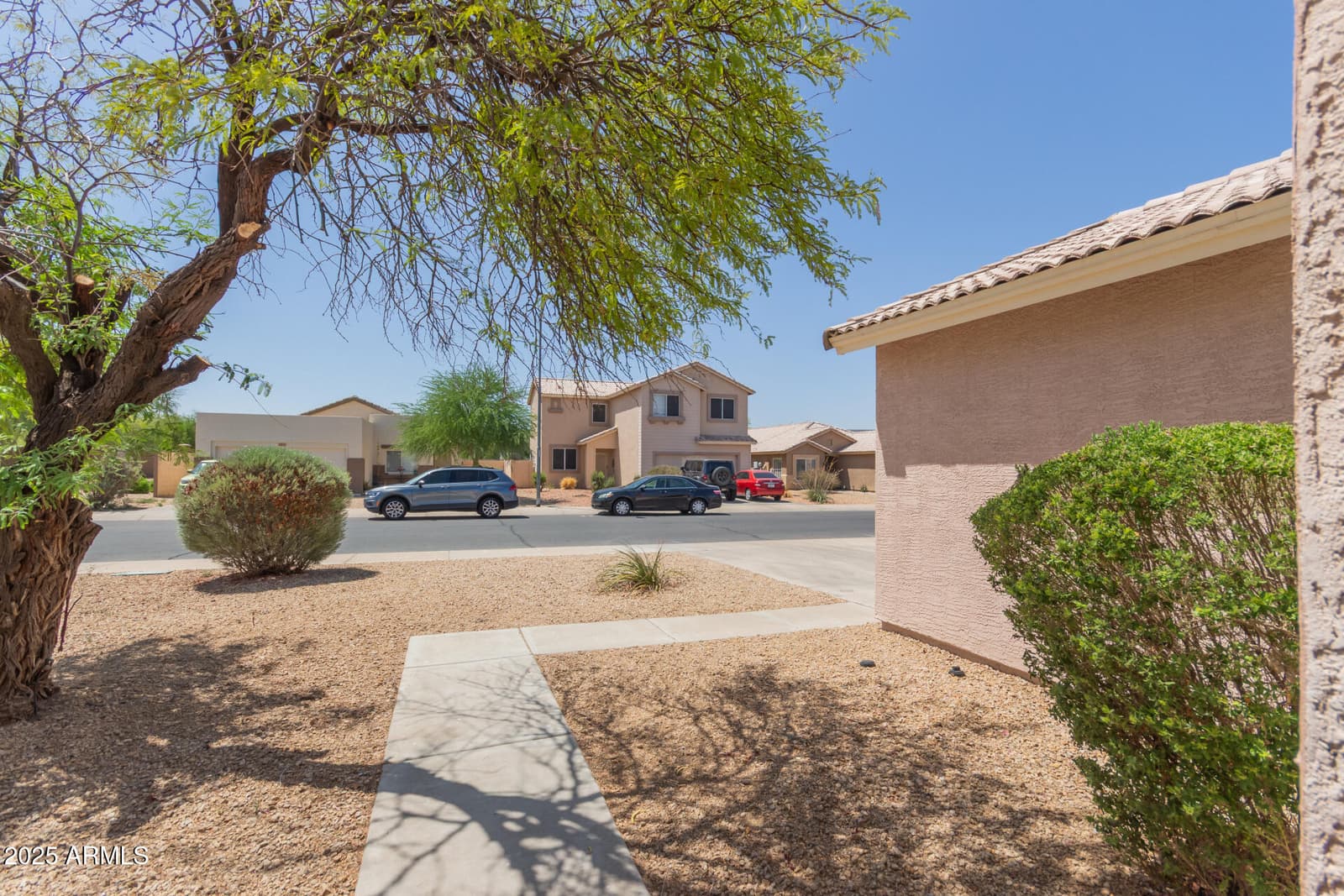 16228 W Larkspur Drive, Goodyear, AZ 85338 — photo 4 of 28