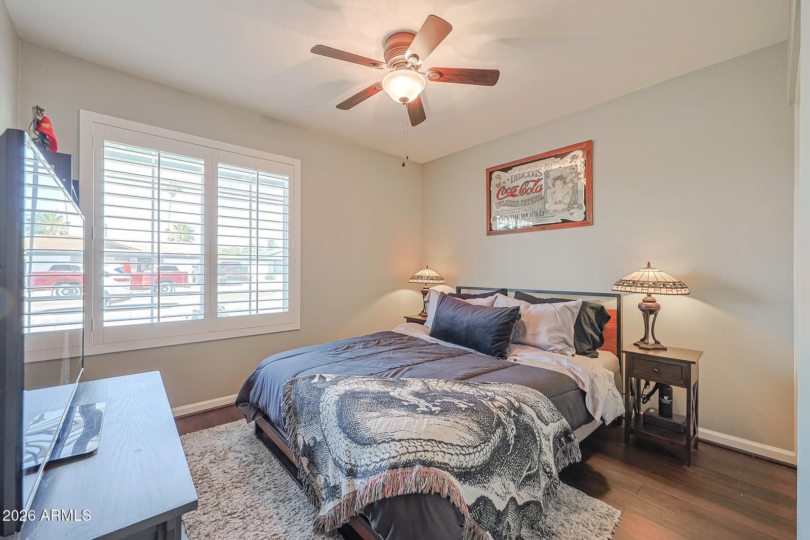 2327 W SUNNYSIDE Avenue, Phoenix, AZ 85029 — photo 9 of 27