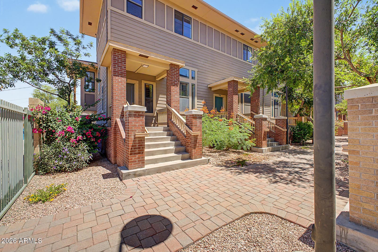 712 S BECK Avenue, Tempe, AZ 85281 — photo 1 of 32