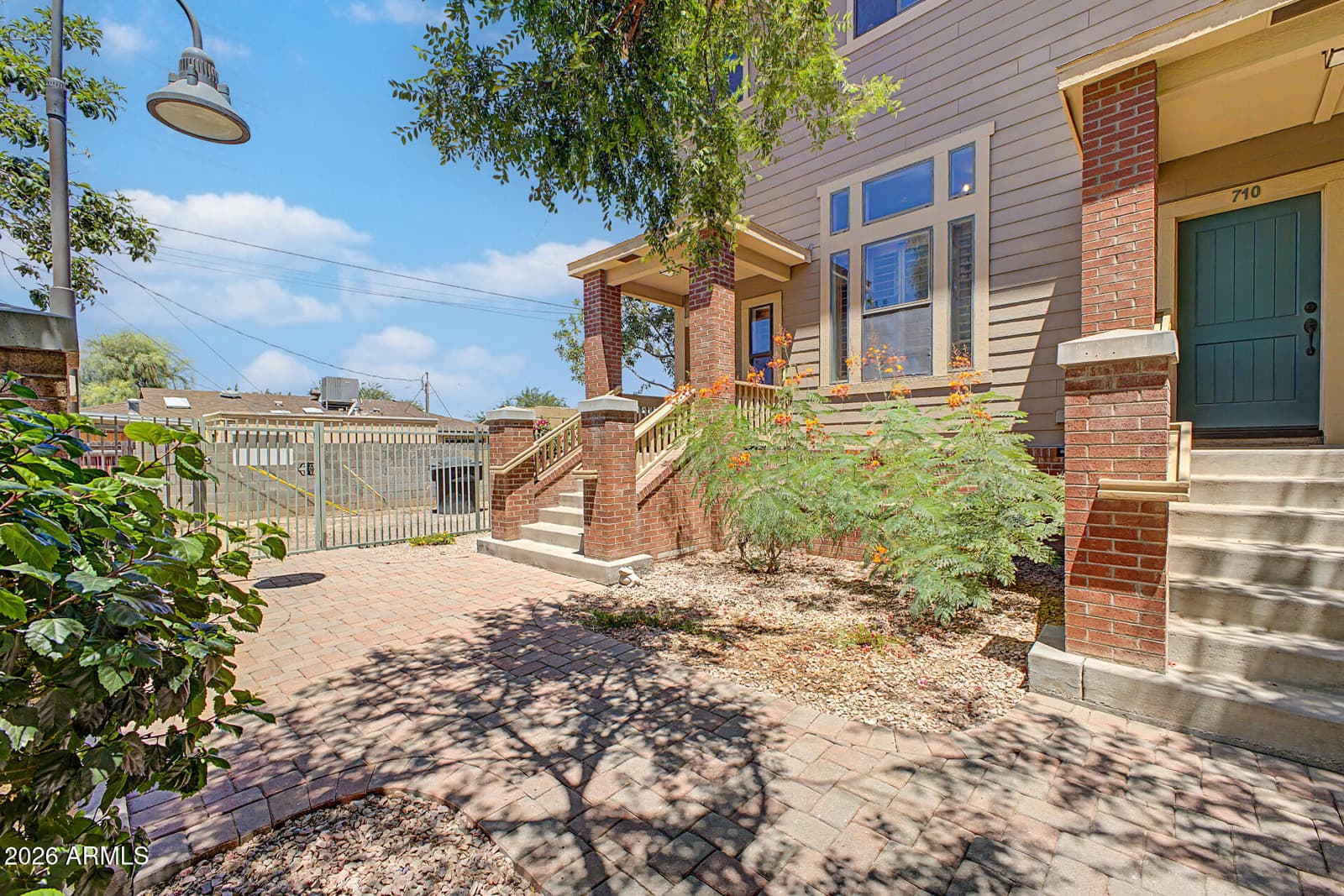 712 S BECK Avenue, Tempe, AZ 85281 — photo 4 of 32
