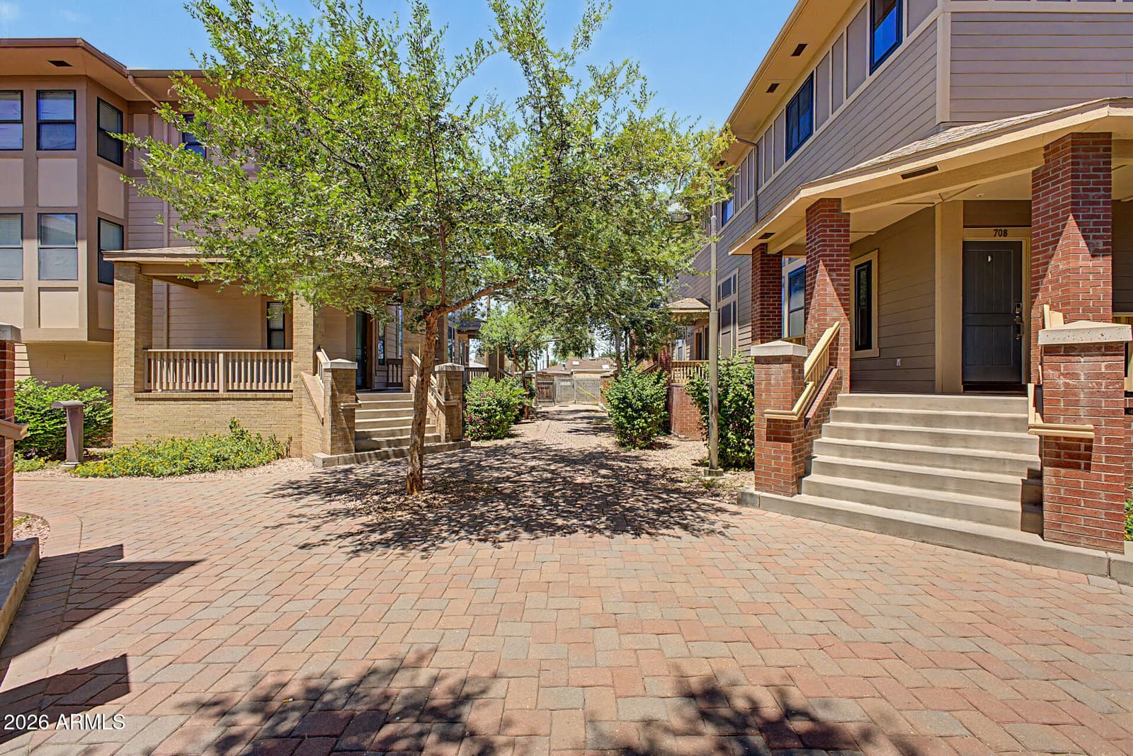 712 S BECK Avenue, Tempe, AZ 85281 — photo 5 of 32