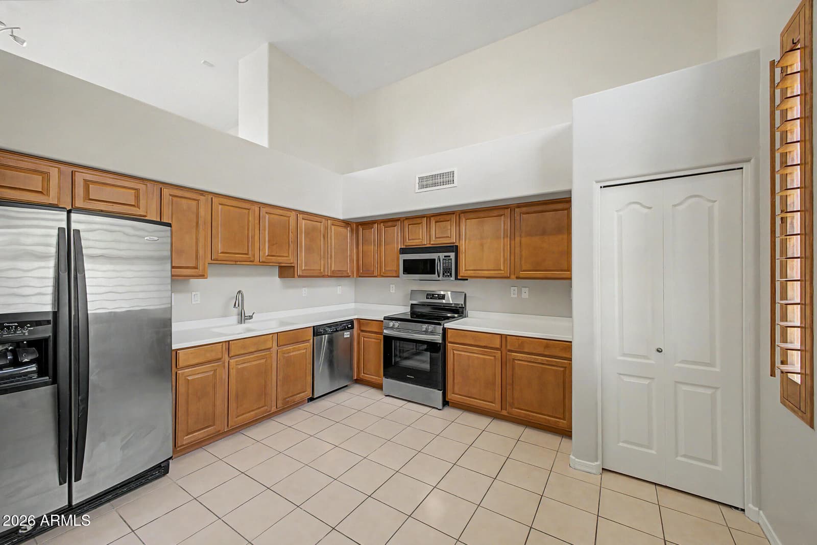 712 S BECK Avenue, Tempe, AZ 85281 — photo 8 of 32