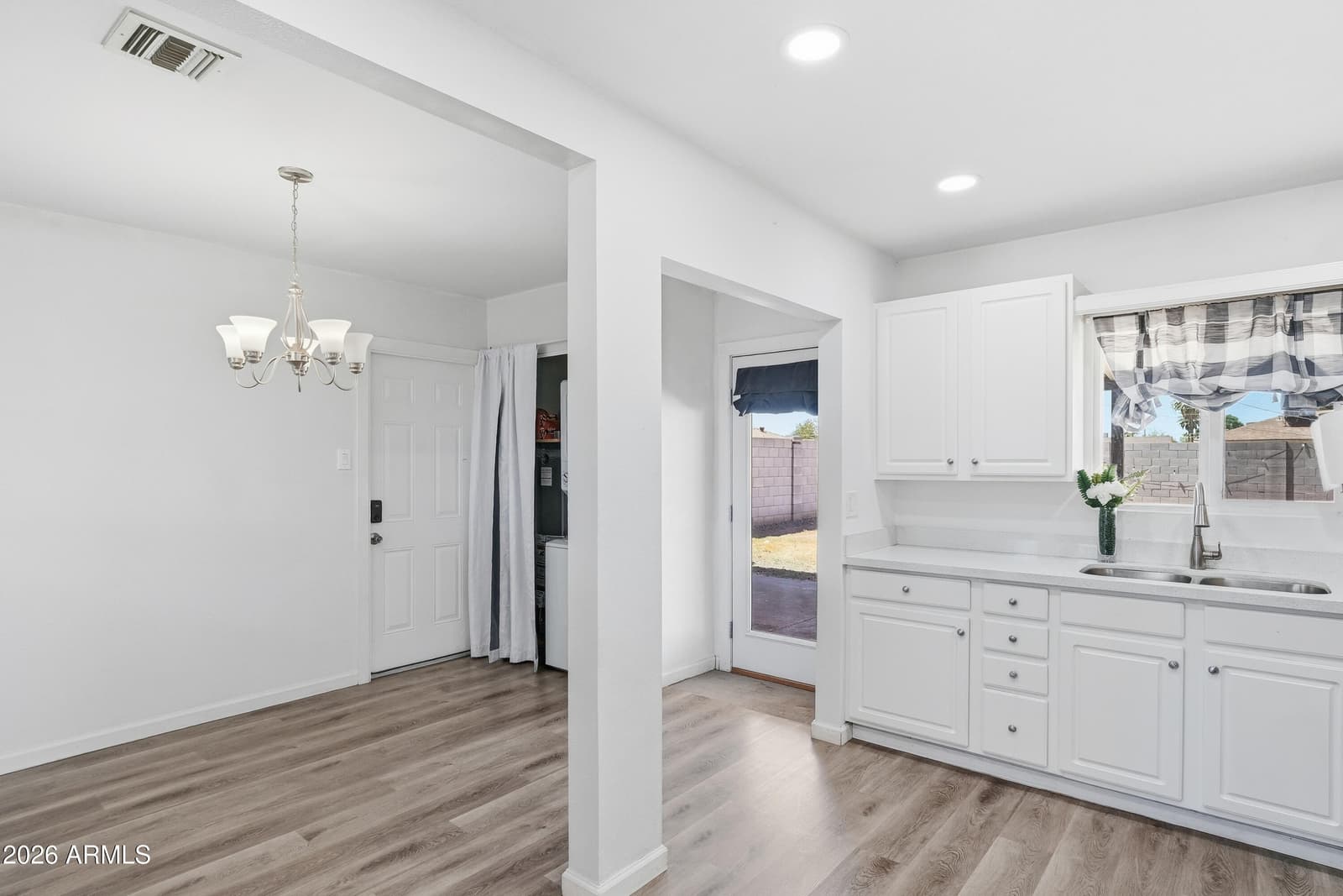 2518 W Missouri Avenue, Phoenix, AZ 85017 — photo 12 of 31
