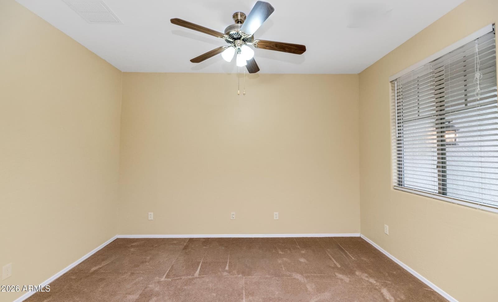 6013 W PARK VIEW Lane, Glendale, AZ 85310 — photo 4 of 19