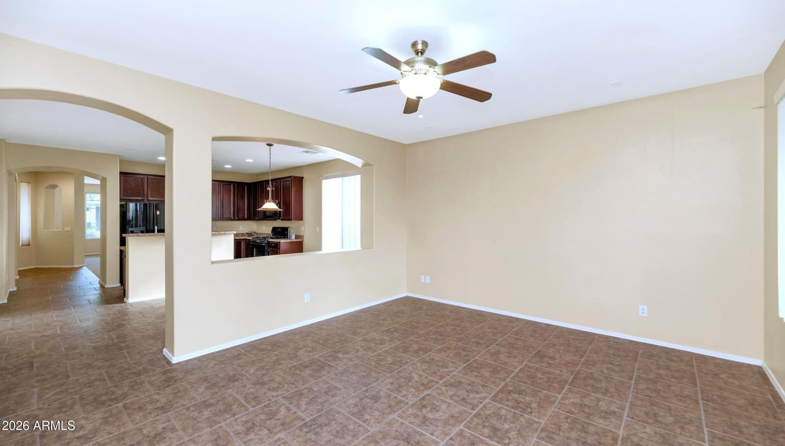 6013 W PARK VIEW Lane, Glendale, AZ 85310 — photo 9 of 19