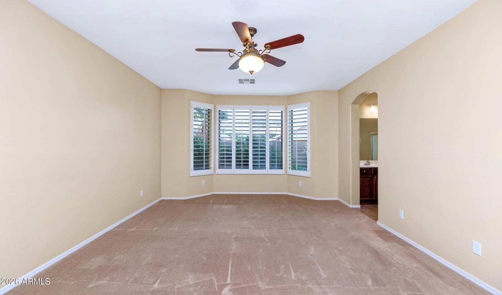 6013 W PARK VIEW Lane, Glendale, AZ 85310 — photo 10 of 19