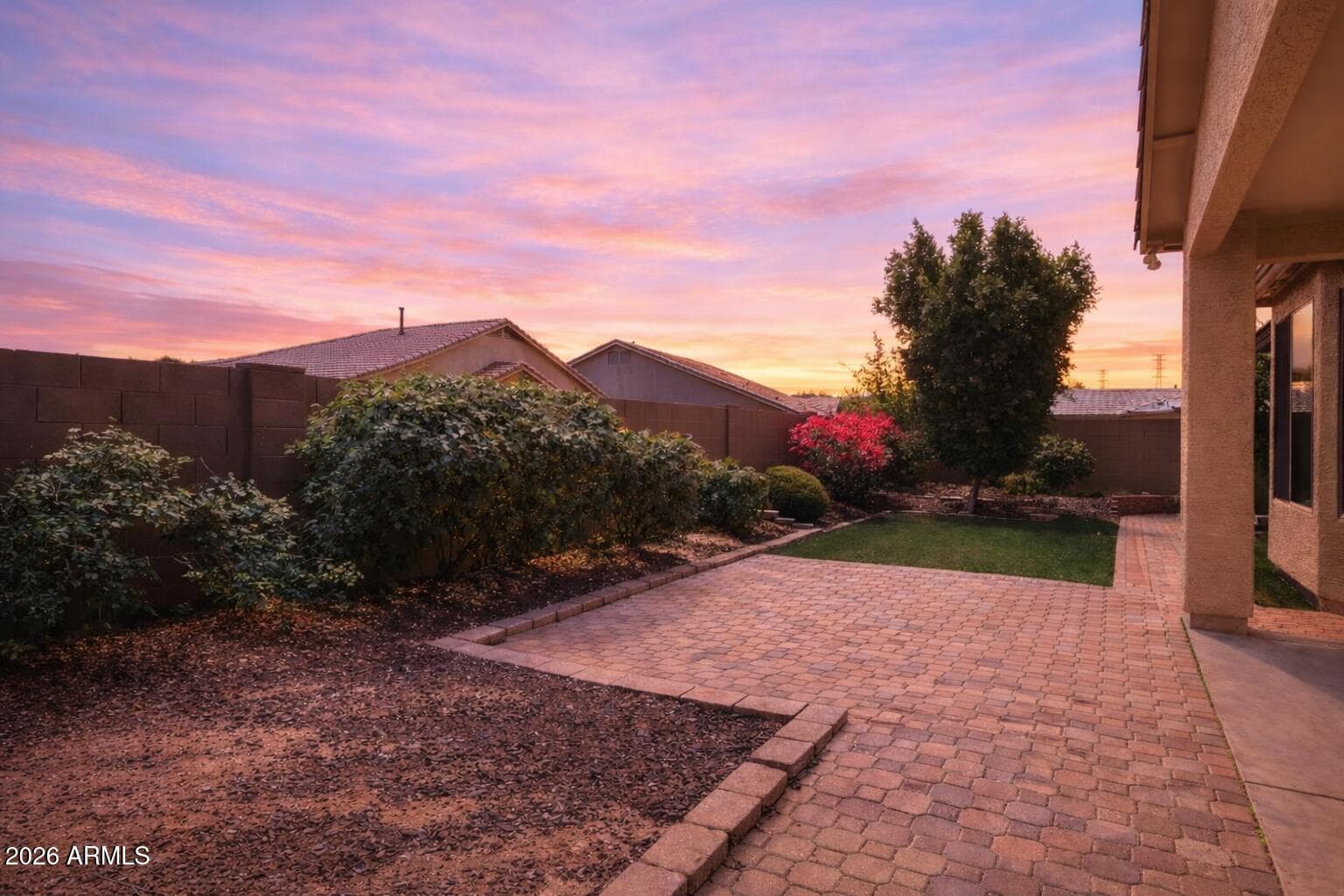 6013 W PARK VIEW Lane, Glendale, AZ 85310 — photo 13 of 19