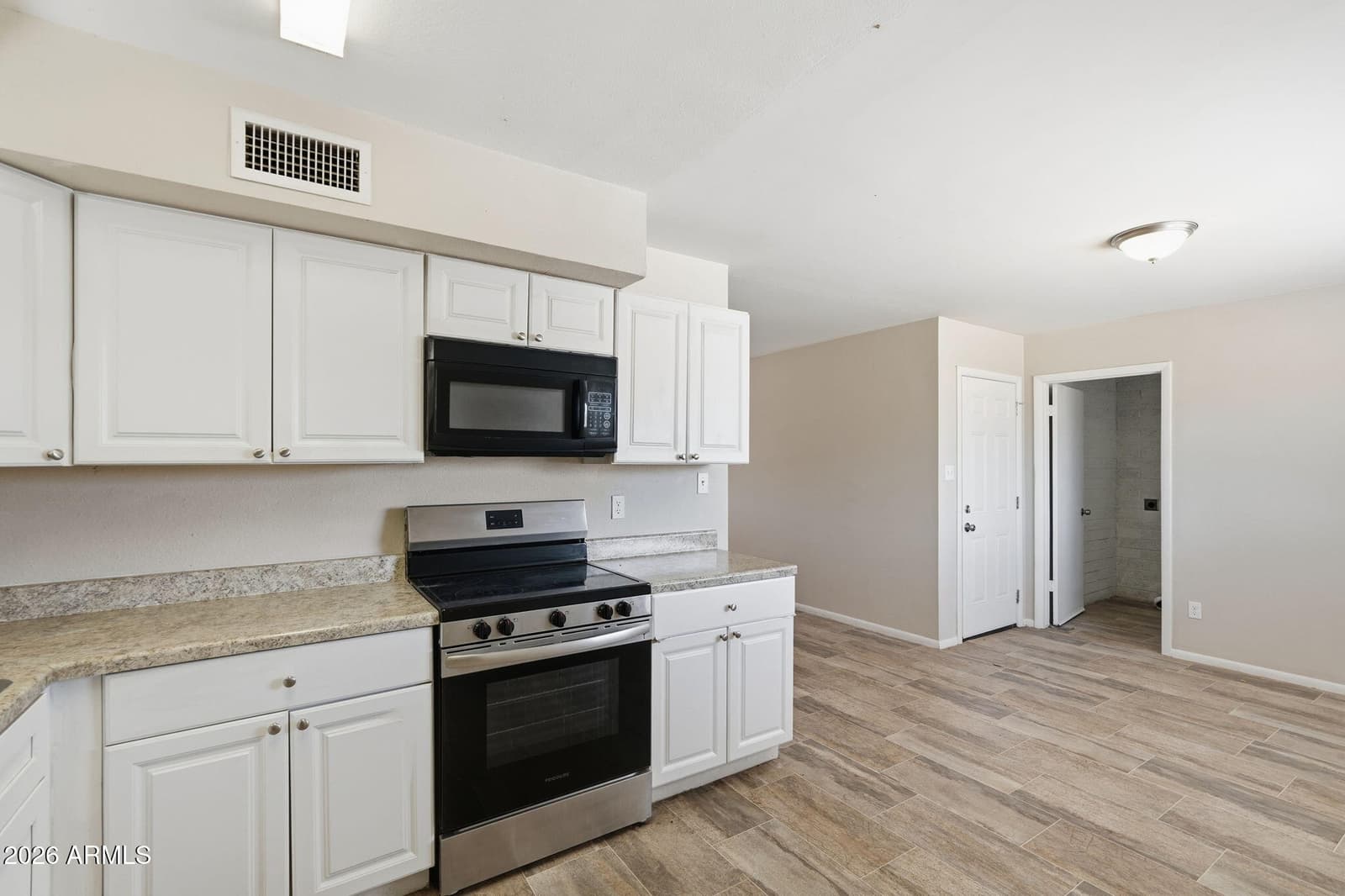 2112 W DAHLIA Drive, Phoenix, AZ 85029 — photo 7 of 29
