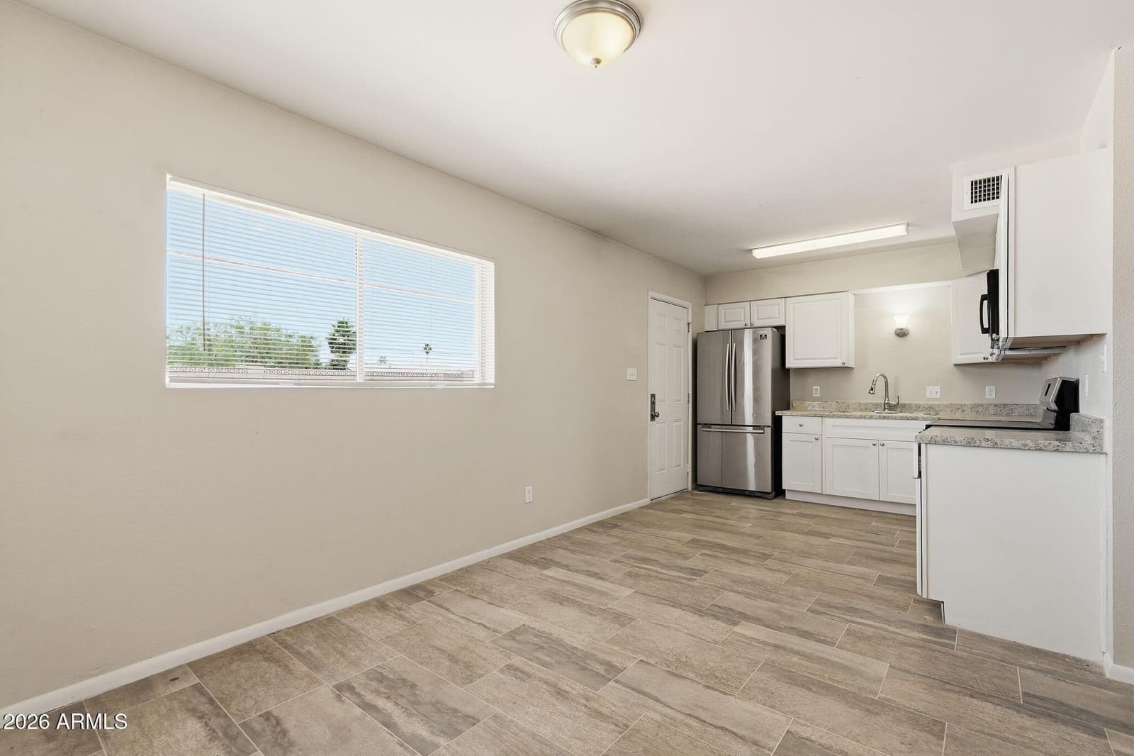 2112 W DAHLIA Drive, Phoenix, AZ 85029 — photo 8 of 29