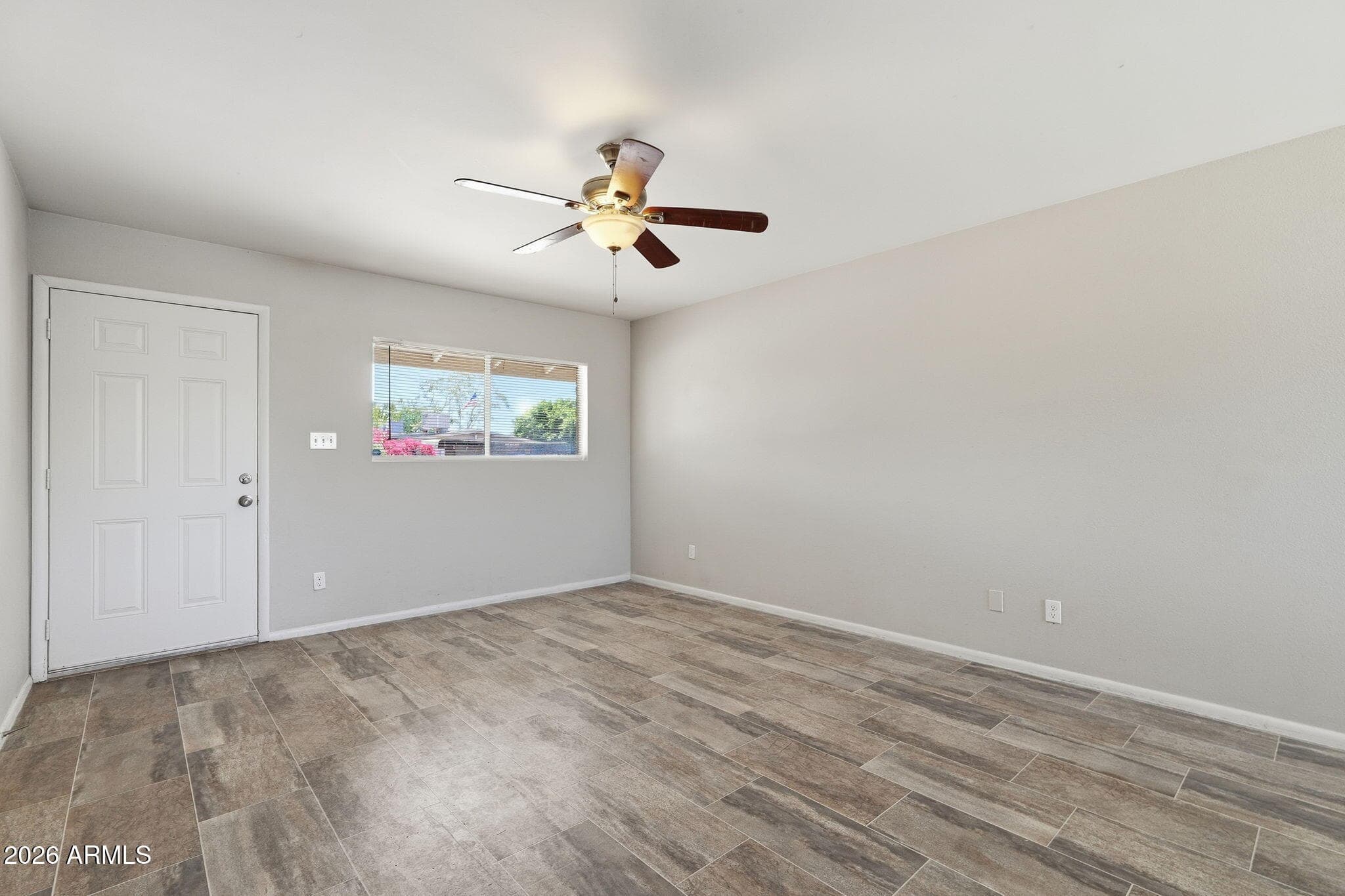 2112 W DAHLIA Drive, Phoenix, AZ 85029 — photo 9 of 29