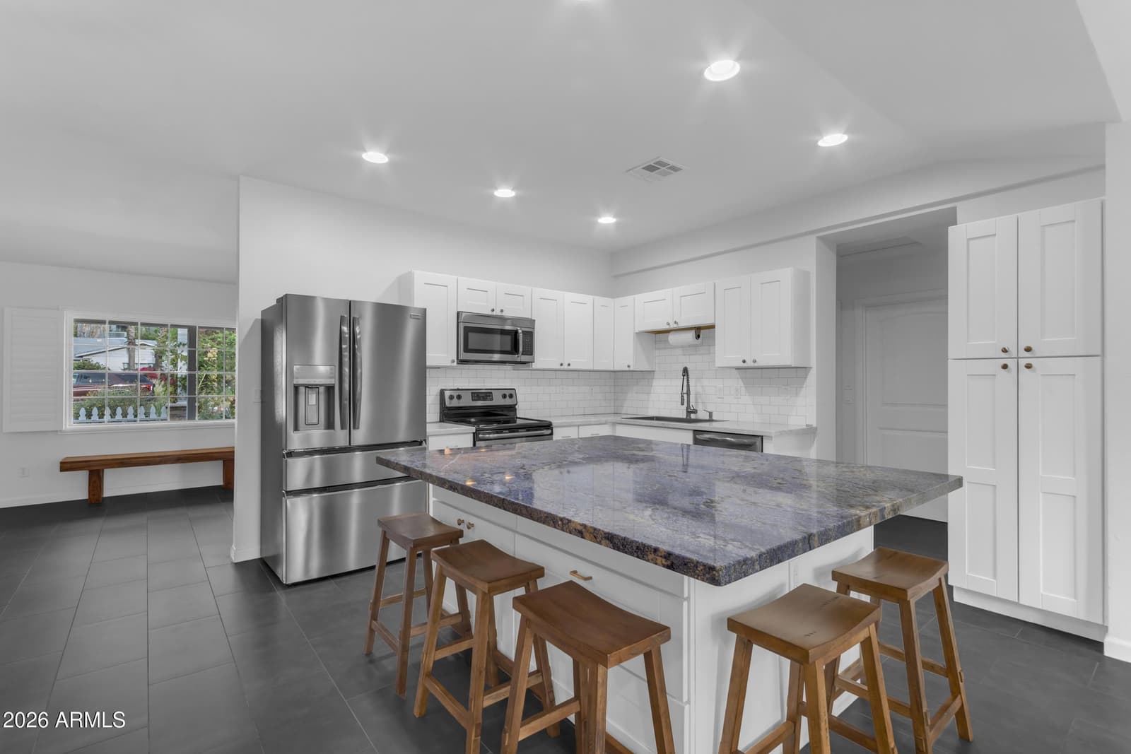 4126 N 44TH Place, Phoenix, AZ 85018 — photo 5 of 36