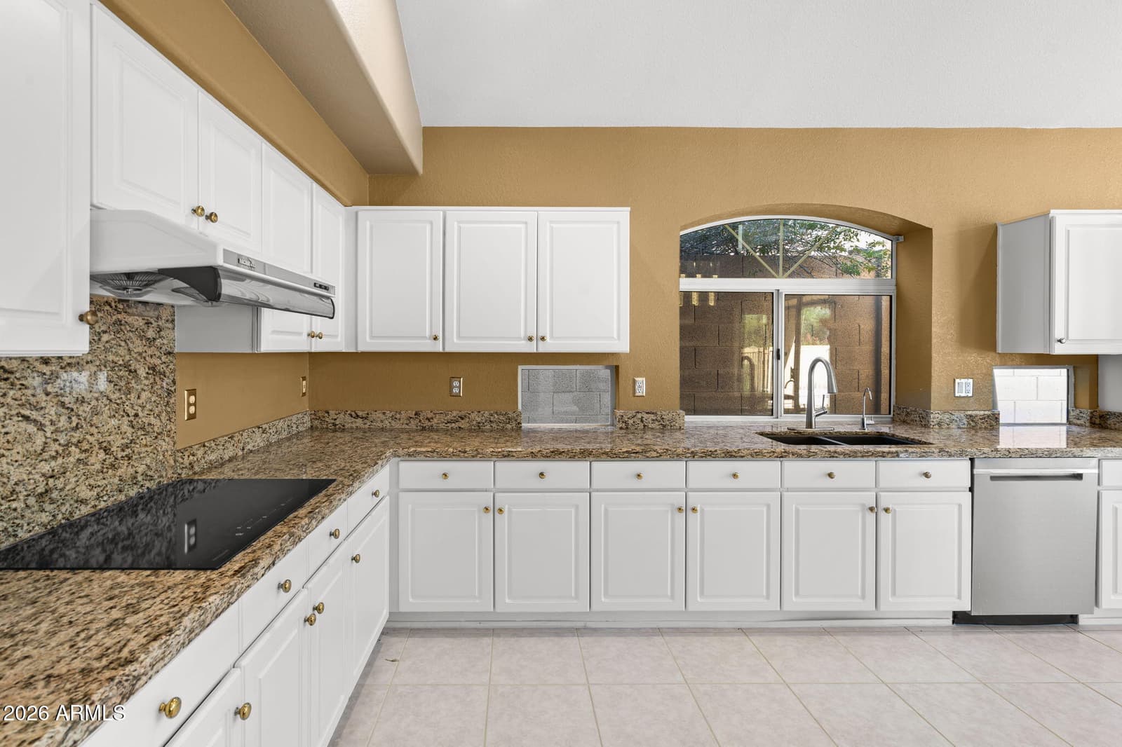 908 E MOUNTAIN SAGE Drive, Phoenix, AZ 85048 — photo 10 of 46