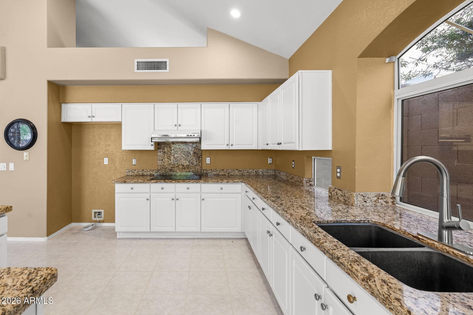 908 E MOUNTAIN SAGE Drive, Phoenix, AZ 85048 — photo 11 of 46