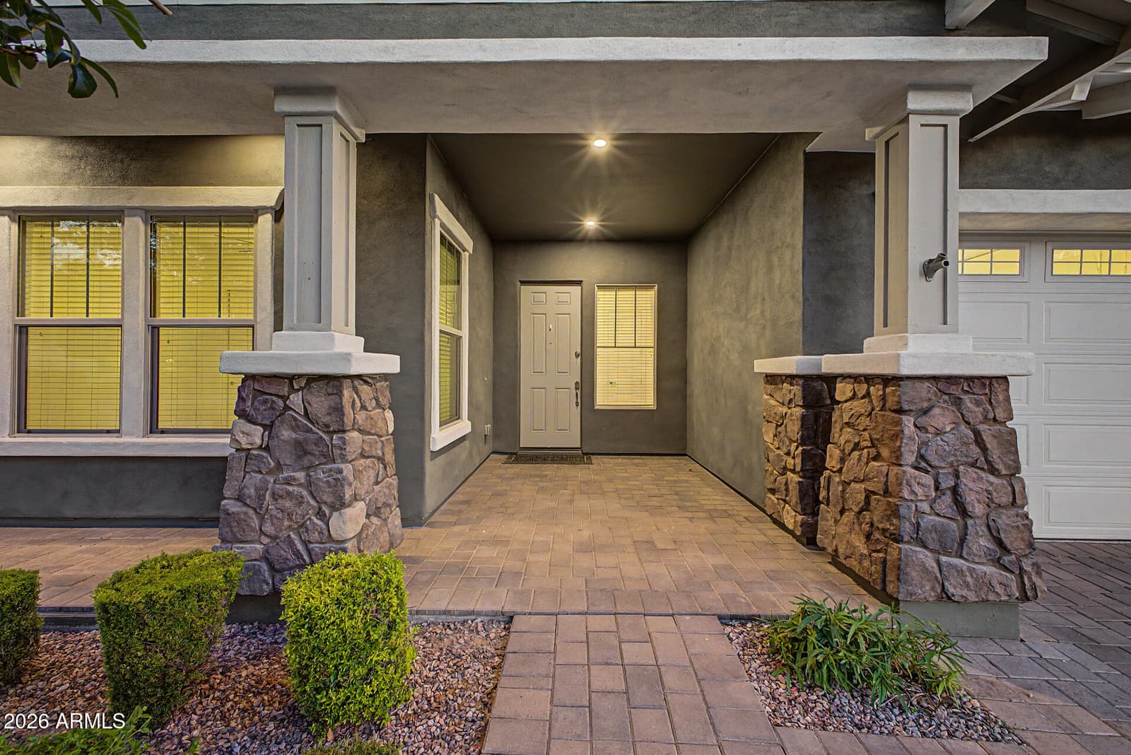 2929 E APPALOOSA Road, Gilbert, AZ 85296 — photo 4 of 57