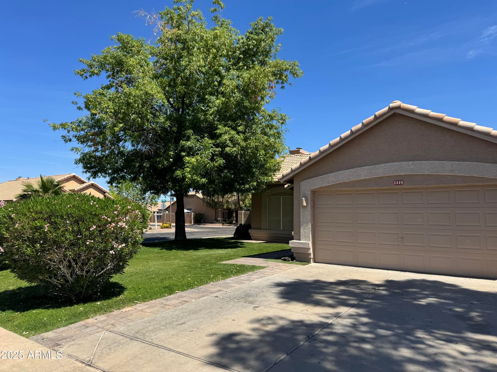 1225 S SIERRA Street, Gilbert, AZ 85296 — photo 4 of 27