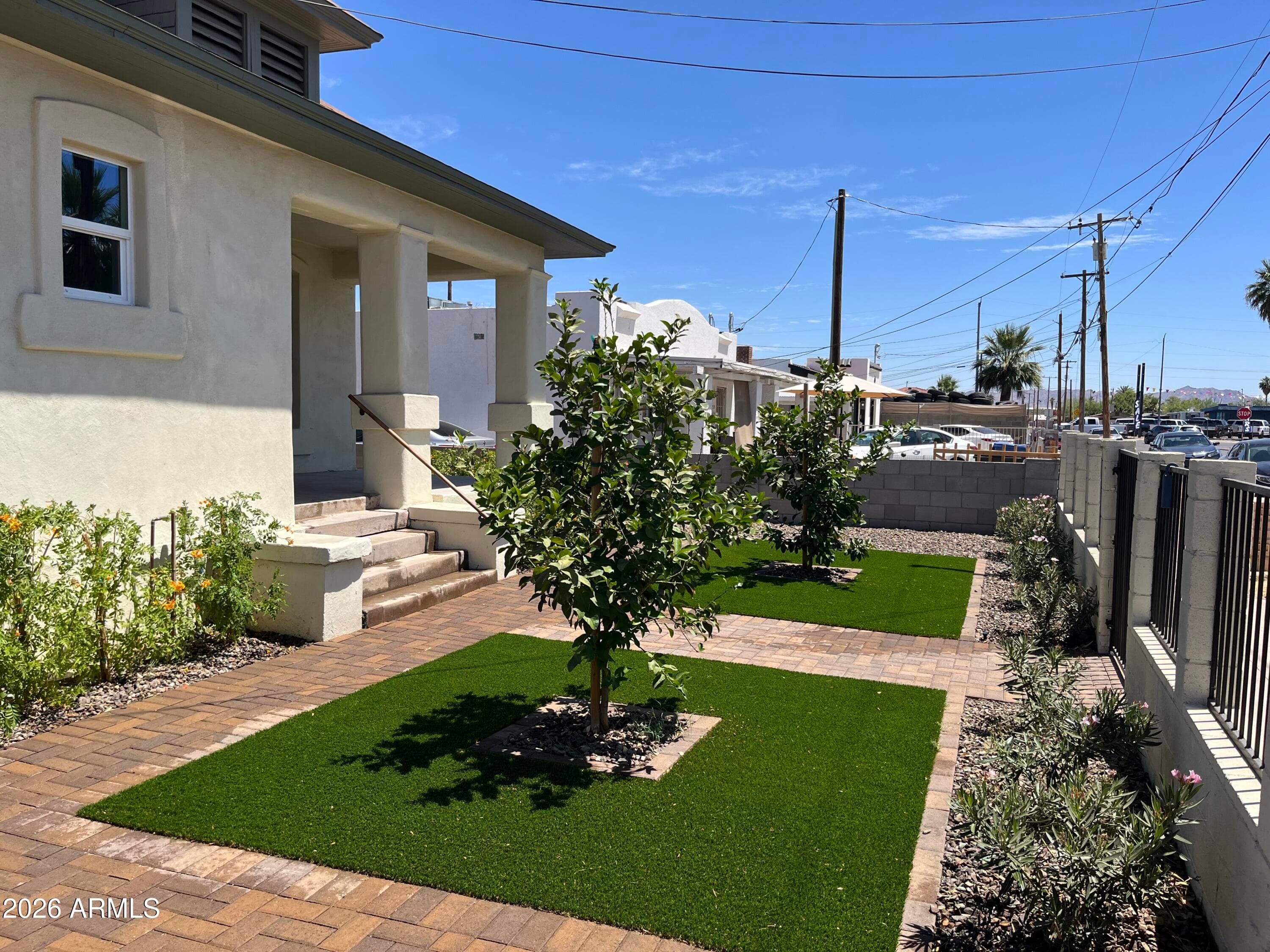 317 N 20TH Avenue, Phoenix, AZ 85009 — photo 4 of 37