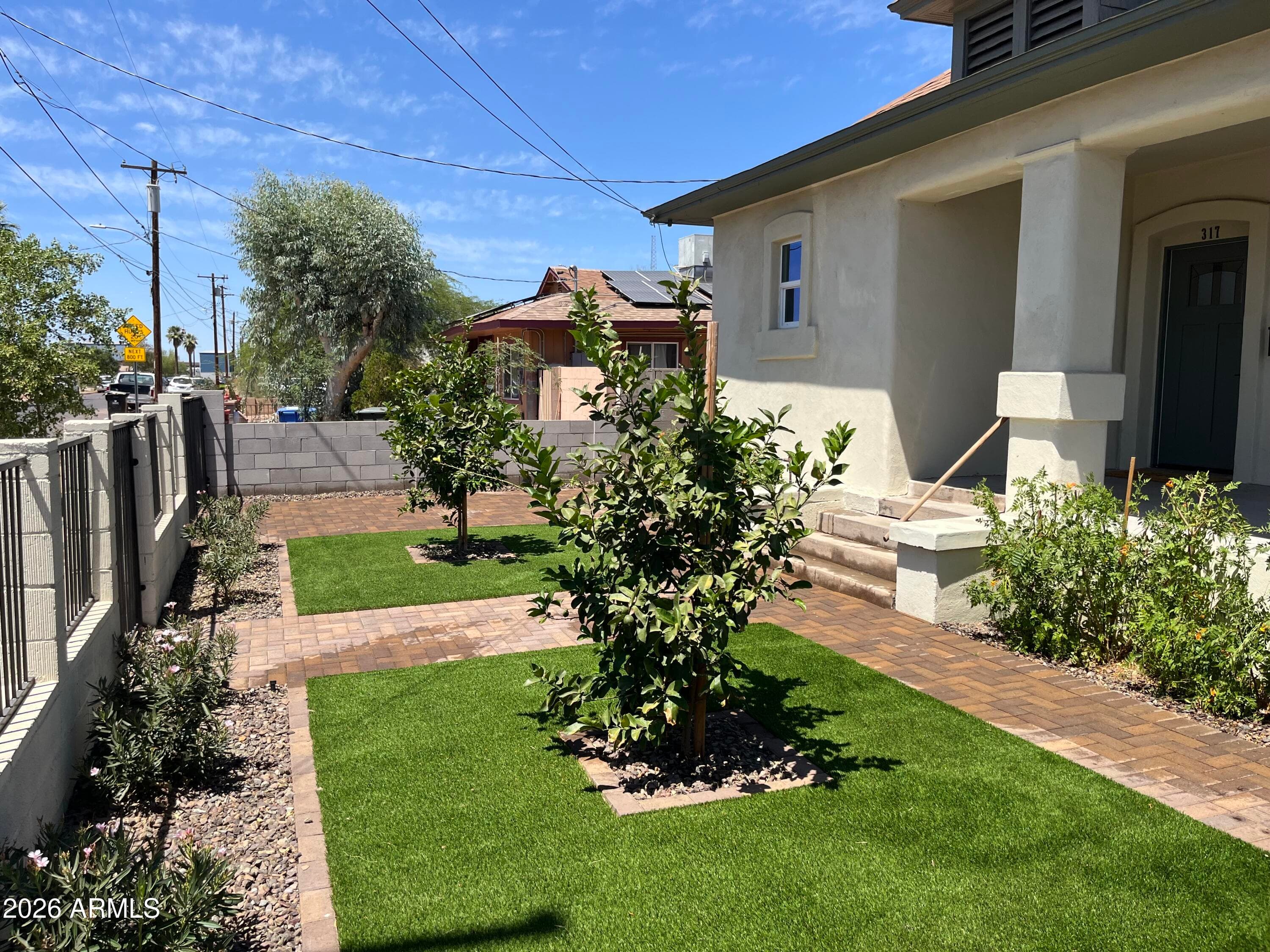 317 N 20TH Avenue, Phoenix, AZ 85009 — photo 5 of 37