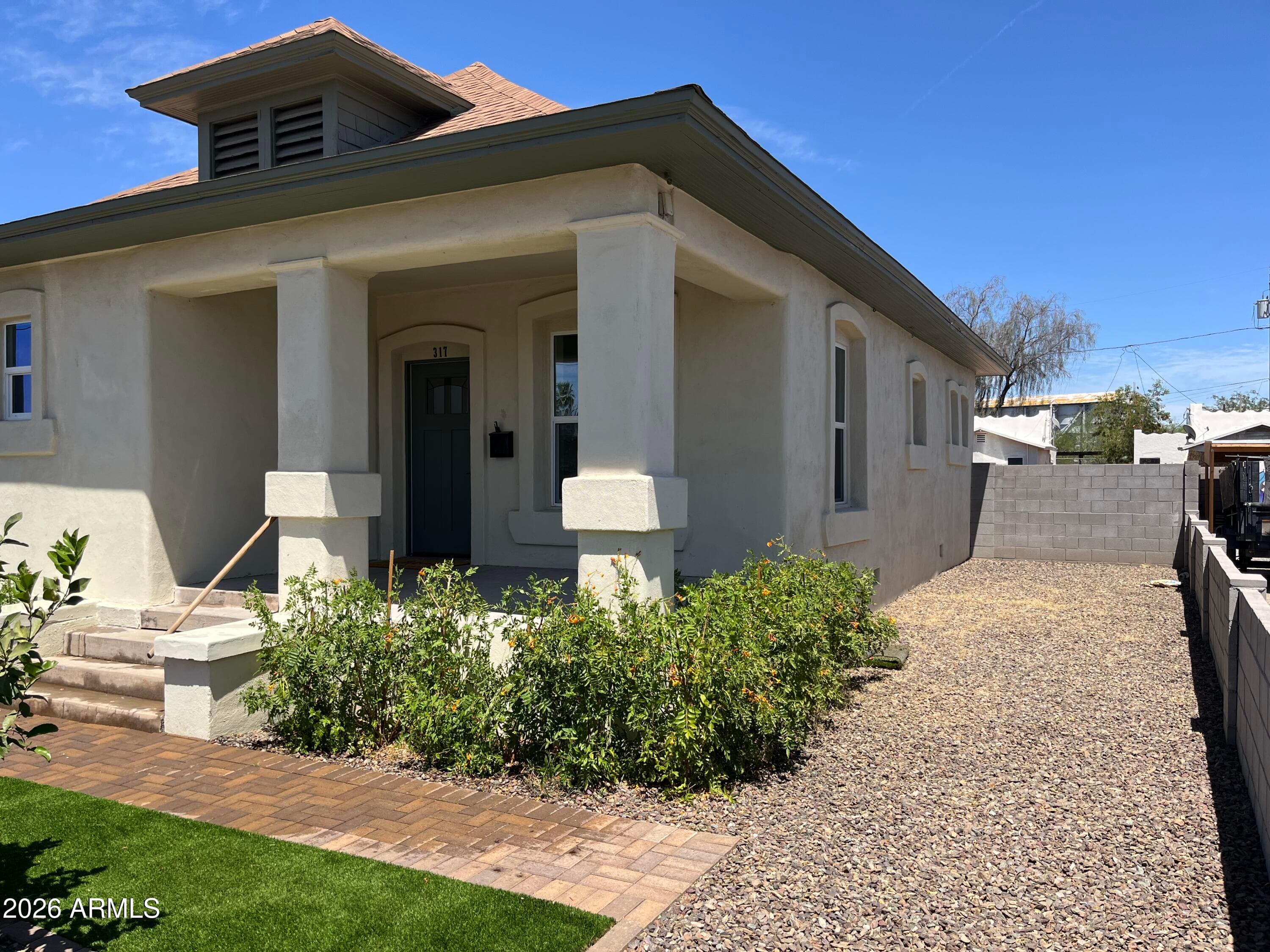 317 N 20TH Avenue, Phoenix, AZ 85009 — photo 7 of 37