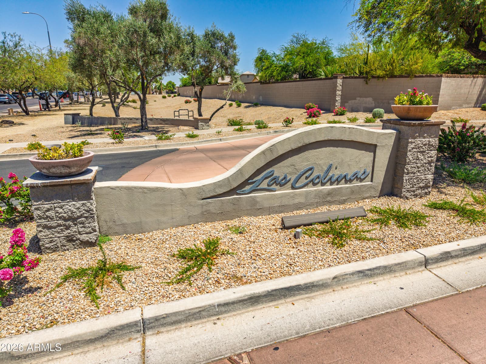 1826 E VALENCIA Drive, Phoenix, AZ 85042 — photo 6 of 42