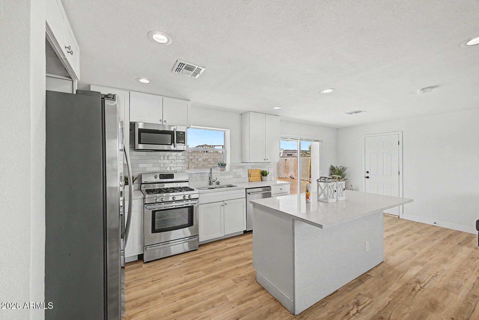 3746 W GRANT Street, Phoenix, AZ 85009 — photo 10 of 25
