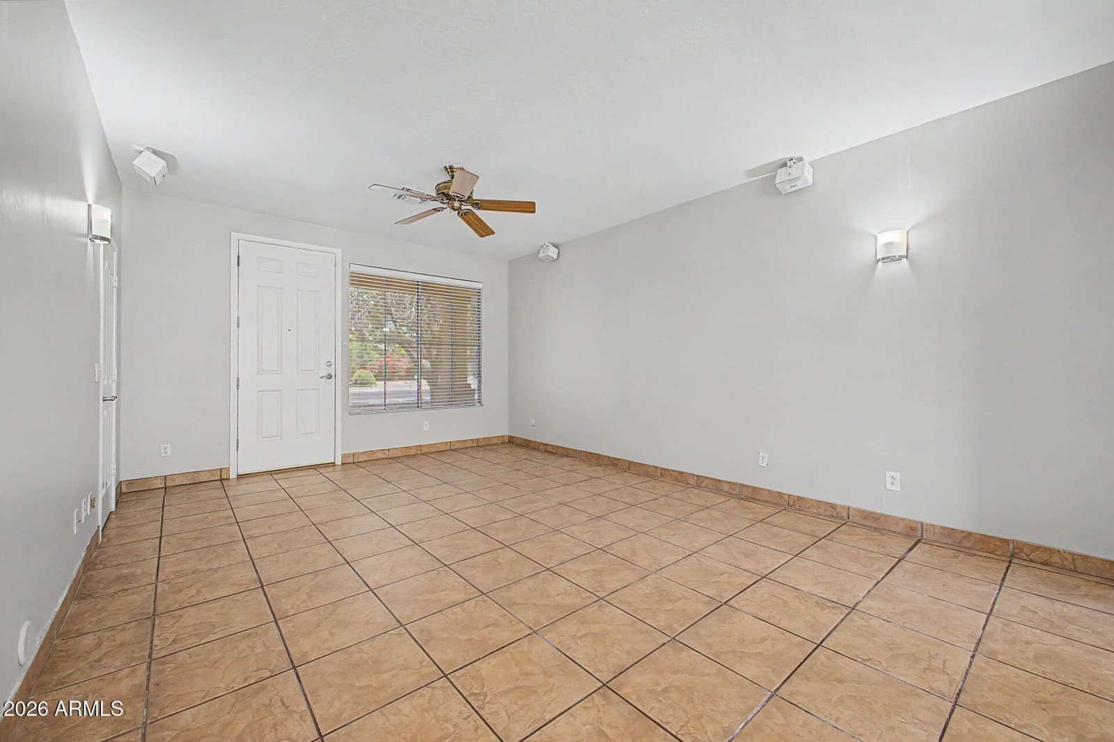 4237 E DEL RIO Street, Gilbert, AZ 85295 — photo 4 of 31