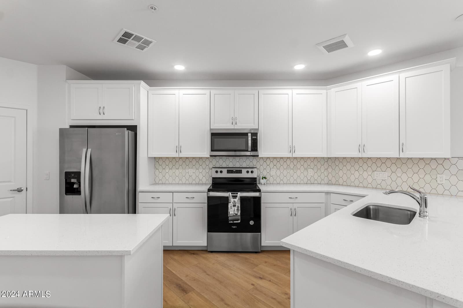 2511 W QUEEN CREEK Road 374, Chandler, AZ 85248 — photo 4 of 63