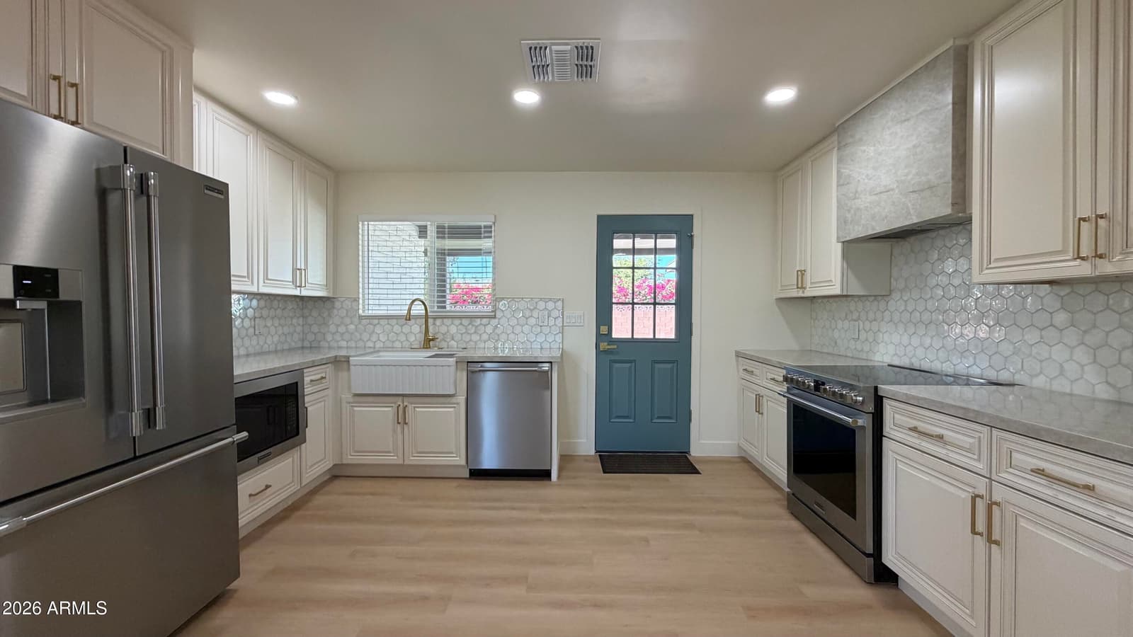 1707 W HIGHLAND Avenue, Phoenix, AZ 85015 — photo 2 of 41