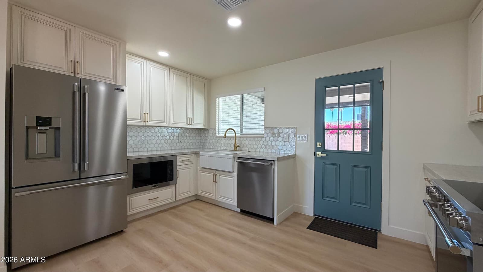 1707 W HIGHLAND Avenue, Phoenix, AZ 85015 — photo 4 of 41