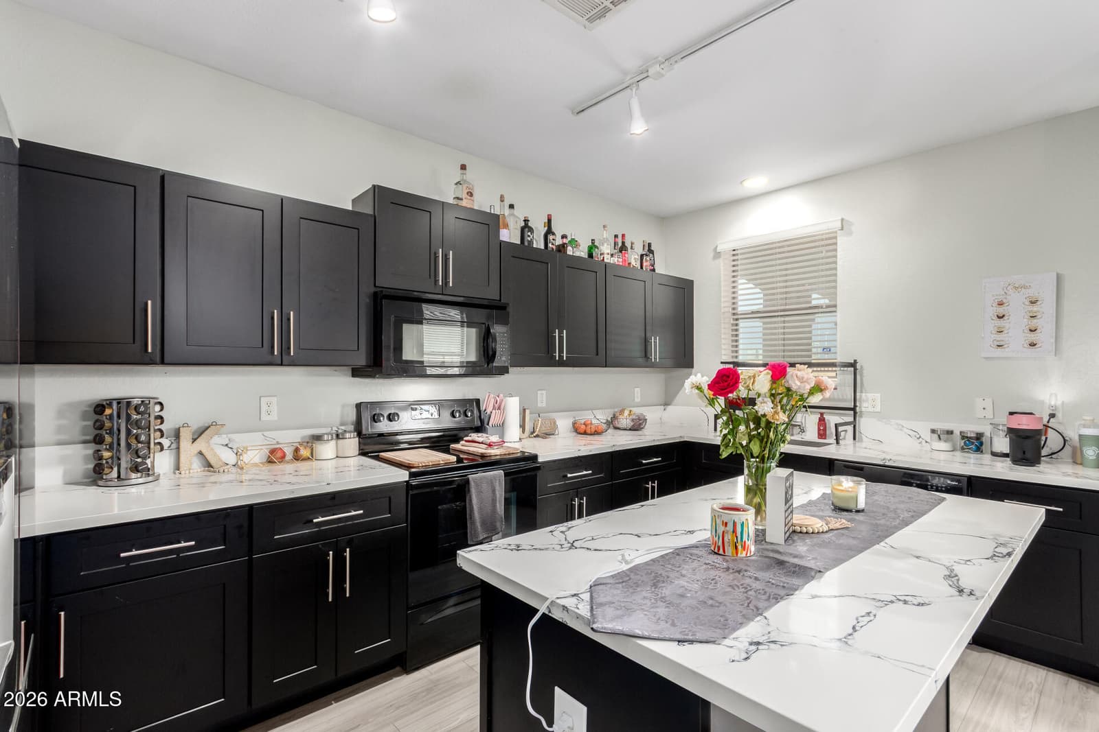 2849 N 73rd Drive, Phoenix, AZ 85035 — photo 9 of 24