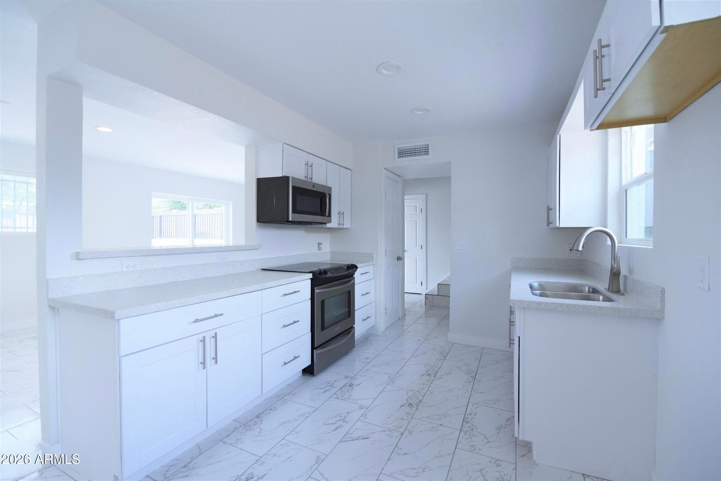 2317 N 47TH Drive, Phoenix, AZ 85035 — photo 5 of 25