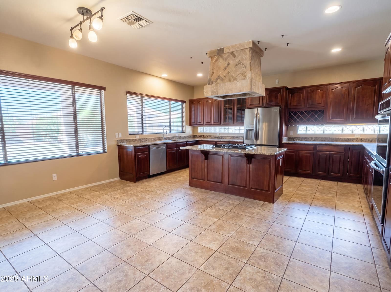 9625 W OBERLIN Way, Peoria, AZ 85383 — photo 2 of 38